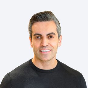 Dr. Mustafa Narwan, Consultant Plastic Surgeon at ELEMENTAL Day Surgical Center, Dubai