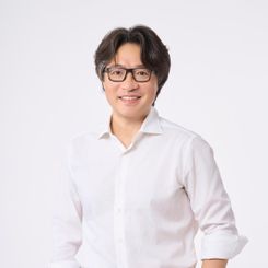 Dr. Joonsung Bae, Consultant Plastic Surgeon at ELEMENTAL Day Surgical Center, Dubai