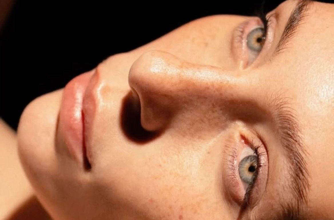 Radiofrequency microneedling handpiece on the skin during treatment at ELEMENTAL, Dubai